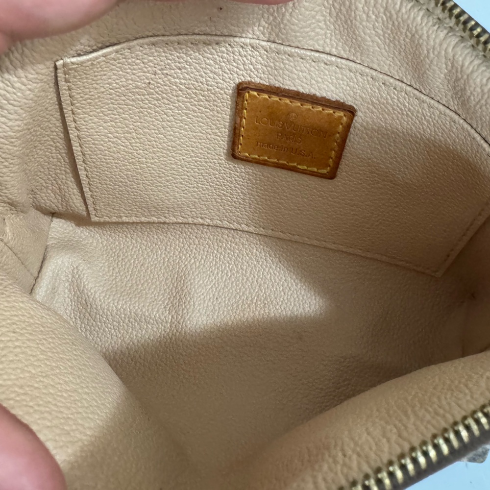 LV Monogram - Louis Vuitton Cosmetic Pouch PM - Picture 13 of 16
